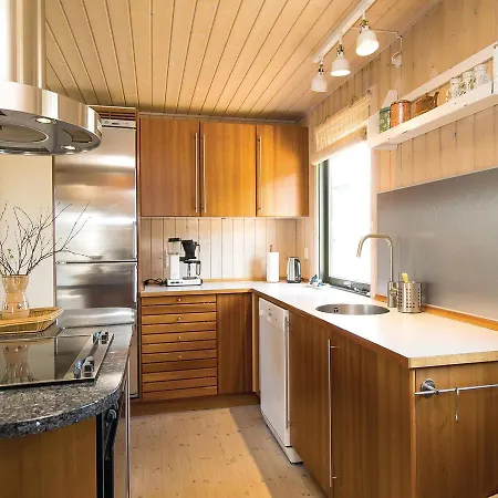 Three-bedroom Holiday In