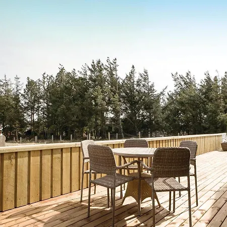 Three-bedroom Holiday In Prázdninový dům